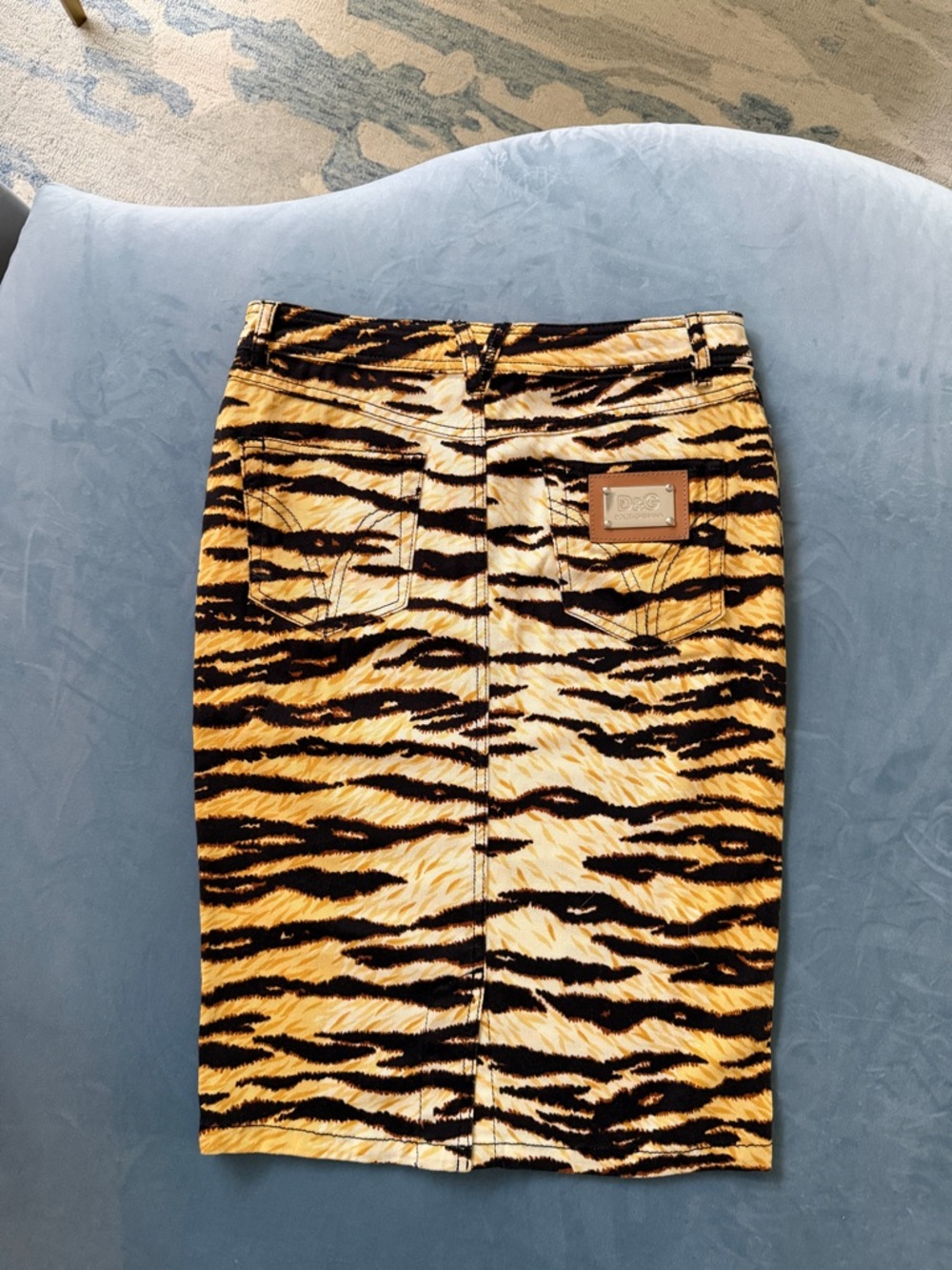 Dolce & Gabbana Tiger-Print Pencil Skirt - Yellow Black - Picture 3 of 12